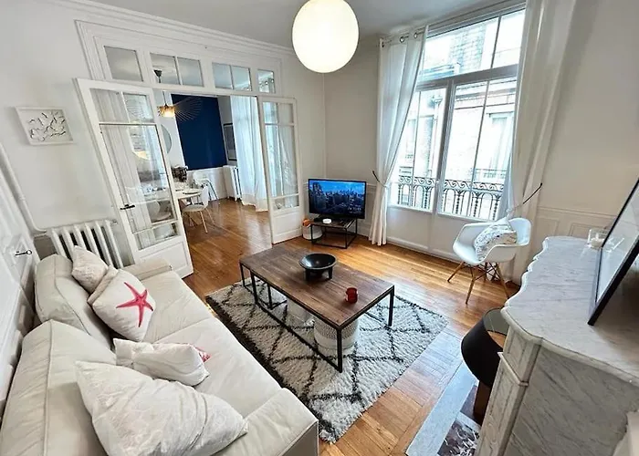 Clou Dans Le Fer Hyper Centre Immeuble Luxueux شقة