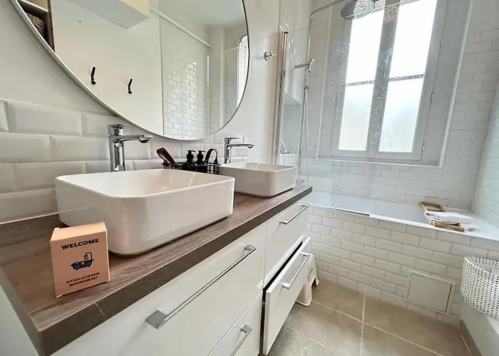 Clou Dans Le Fer Hyper Centre Immeuble Luxueux شقة